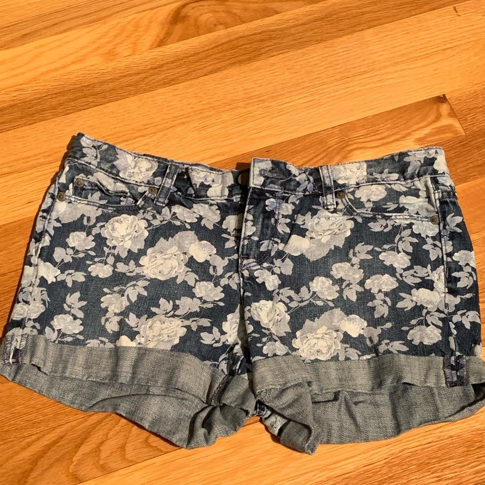 Floral print shorts